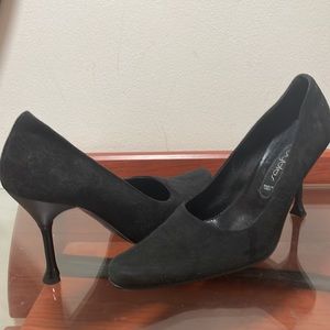 Very elegant suede shoes classic made in Italy